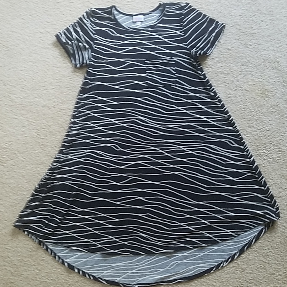 Lularoe Carly Black & White Waves